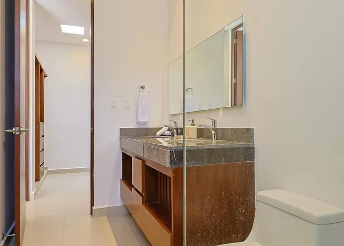 Casa de férias Modern Townhouse With Private Pool And Bbq Area
