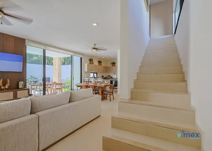 Modern Townhouse With Private Pool And Bbq Area