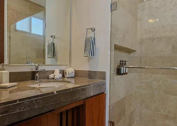 Modern Townhouse With Private Pool And Bbq Area Casa de férias