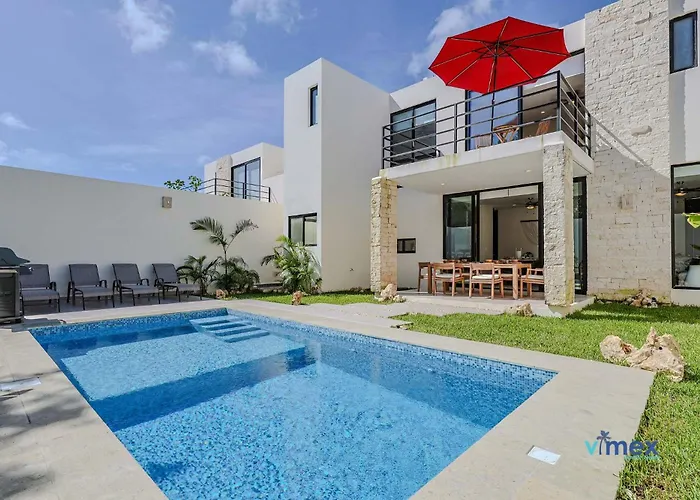 Casa de férias Modern Townhouse With Private Pool And Bbq Area