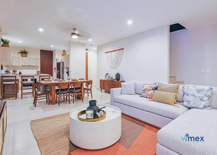 Casa de férias Modern Townhouse With Private Pool And Bbq Area